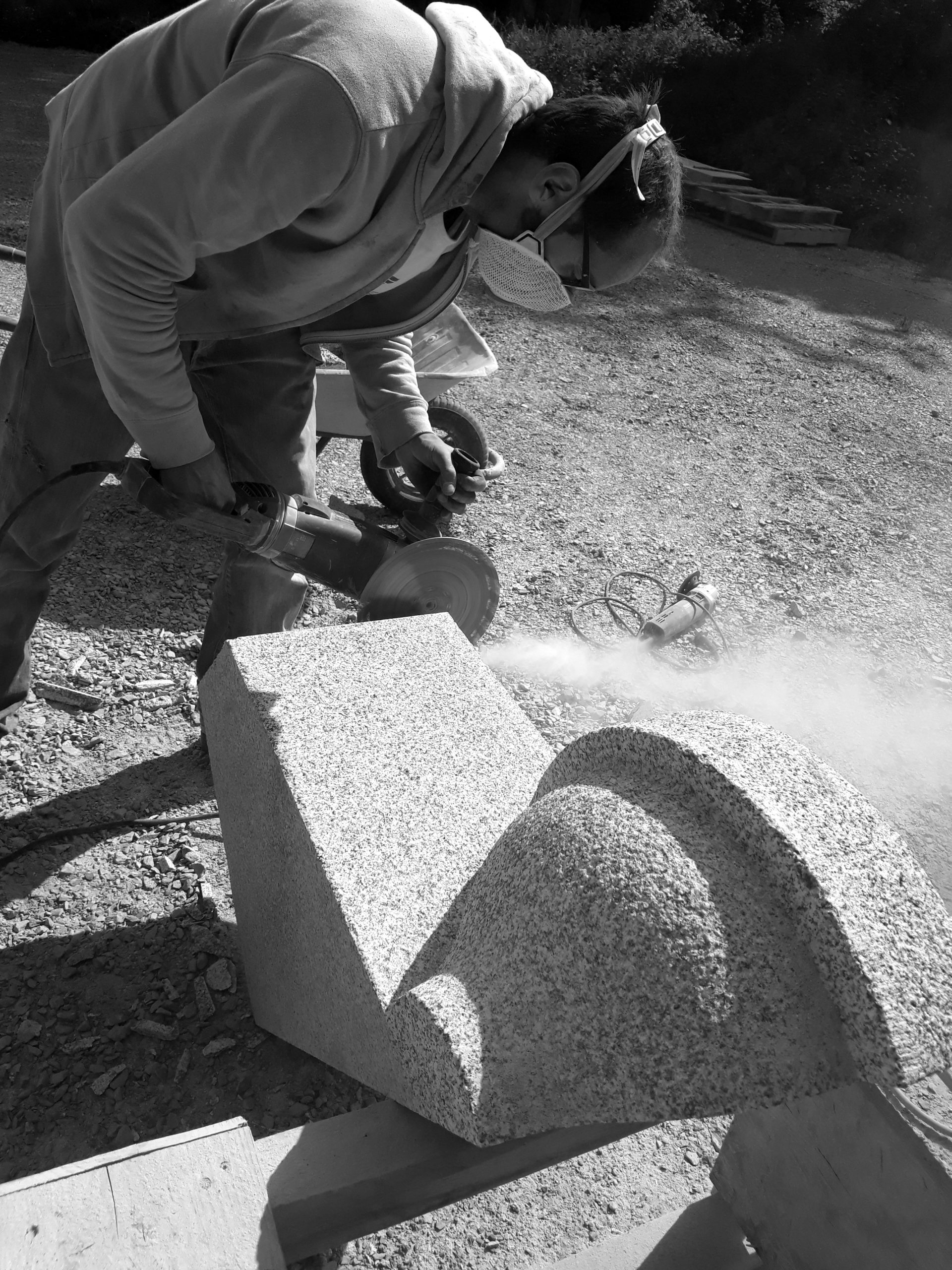 échauguette granite breton bouchardé taille de pierre Lucien Mazé