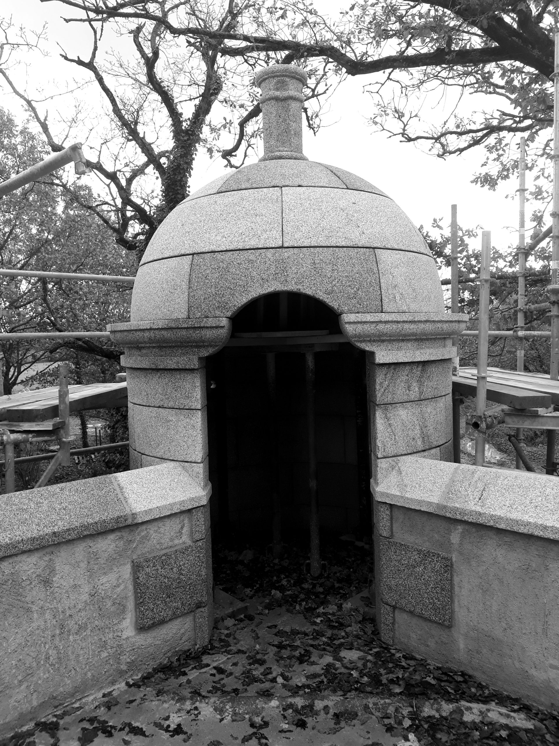 échauguette granite bretagne bouchardé taille de pierre Lucien Mazé