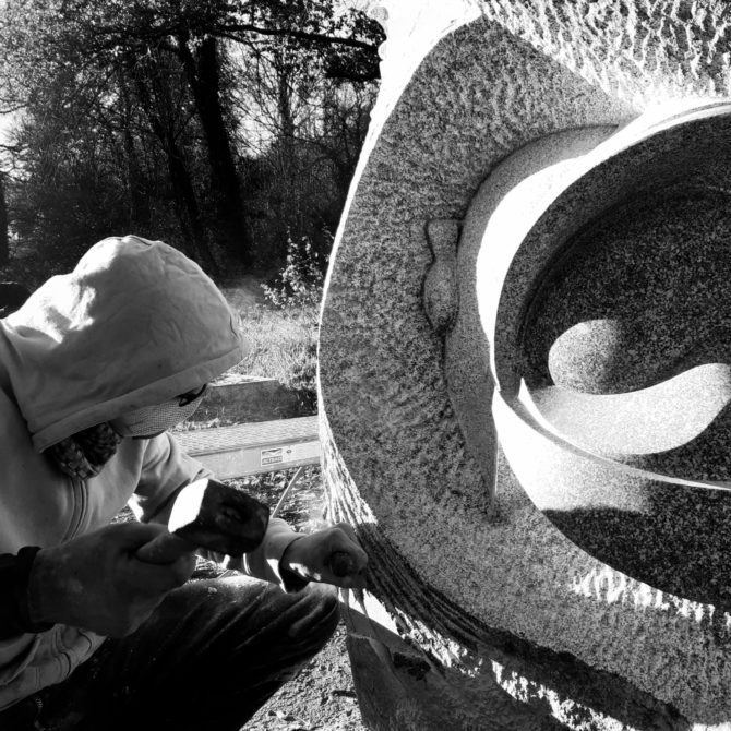 Sculpture Granite Bretagne Megalithe Pompiers de Plancoët Lucien Mazé
