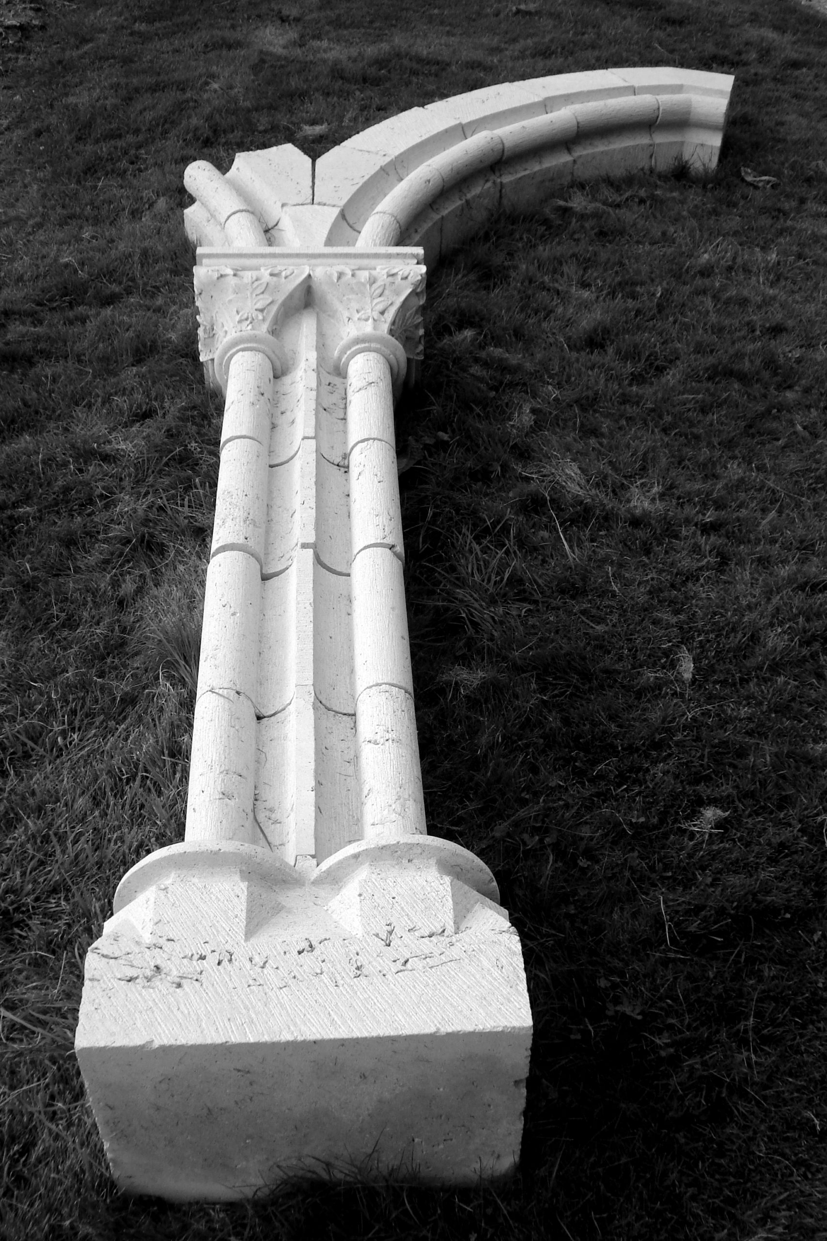 Taille de Pierre calcaire Gothique- Port royal des Champs Lucien Mazé