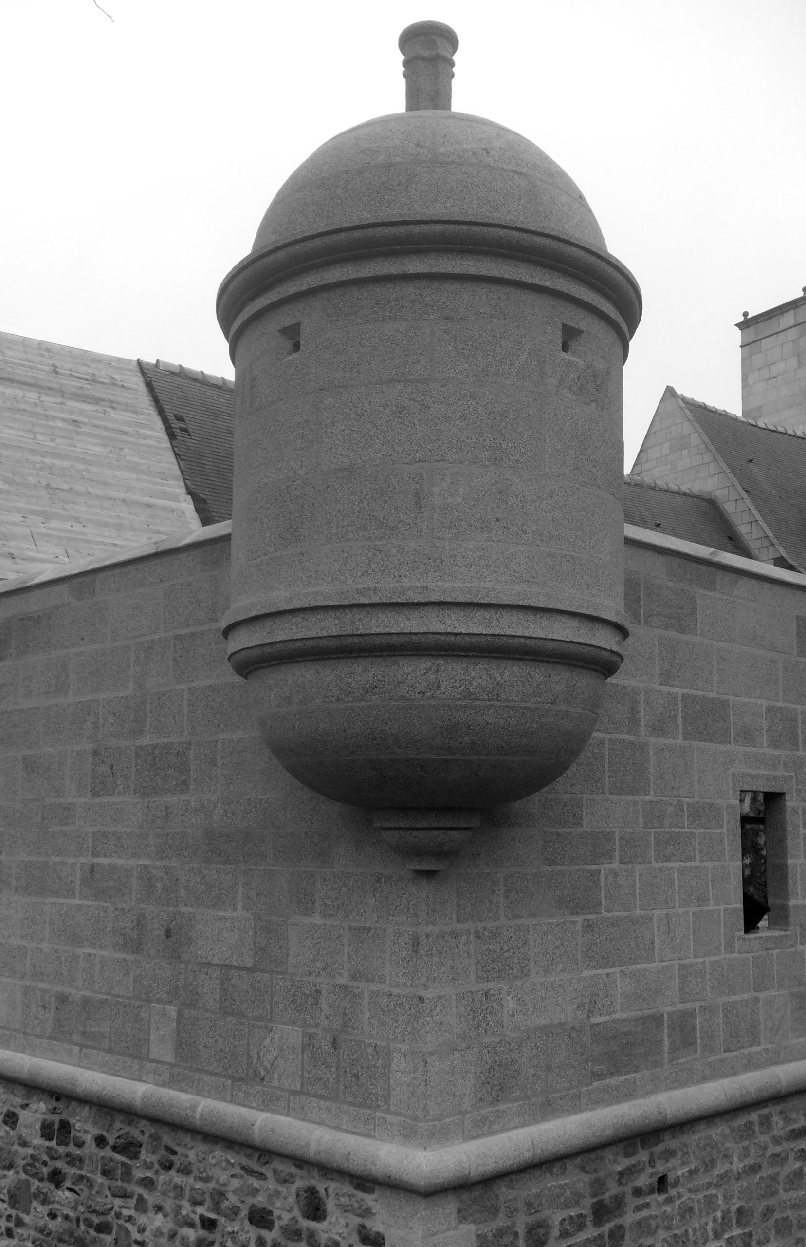 échauguette granite bouchardé bretagne la coudraie taille de pierre Lucien Mazé gand appareil