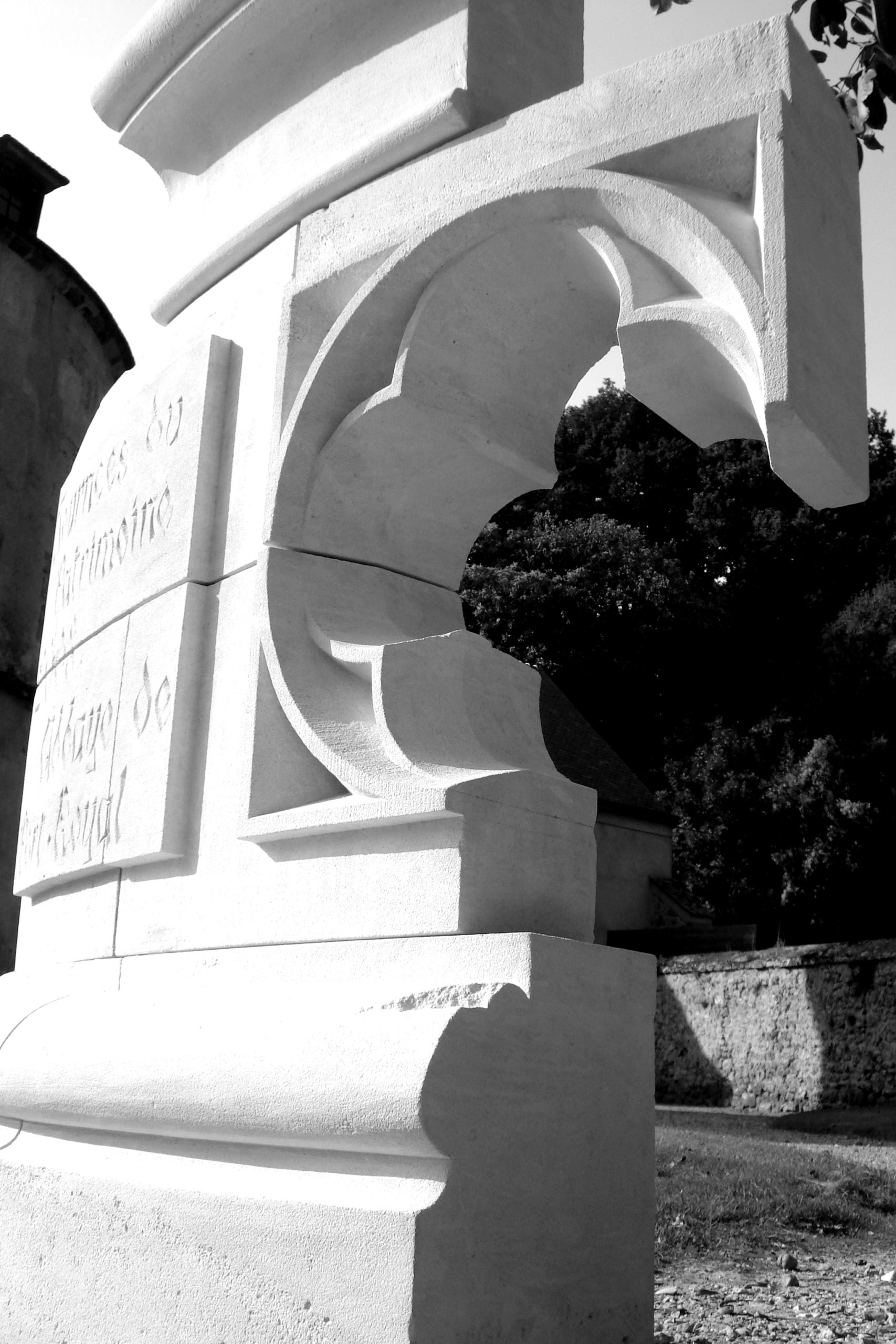 Taille de pierre gravure pierre calcaire Gothique Port royal des Champs Lucien Mazé