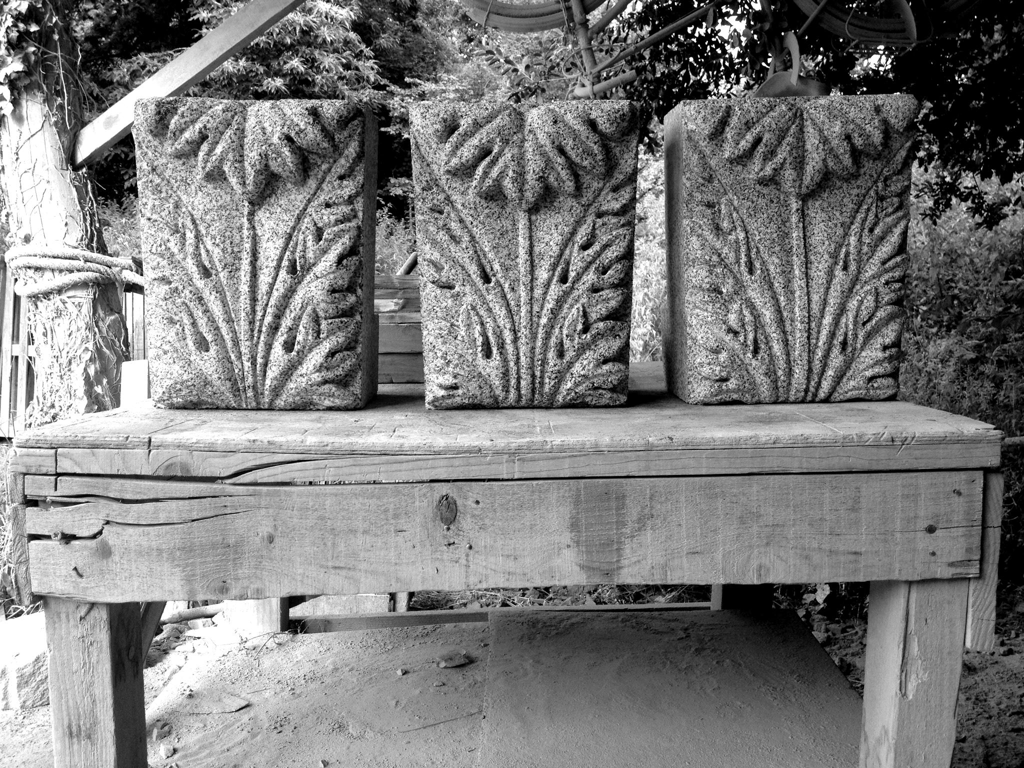 Taille de Pierre granite ornements acanthe ornements sculpture Lucien Mazé